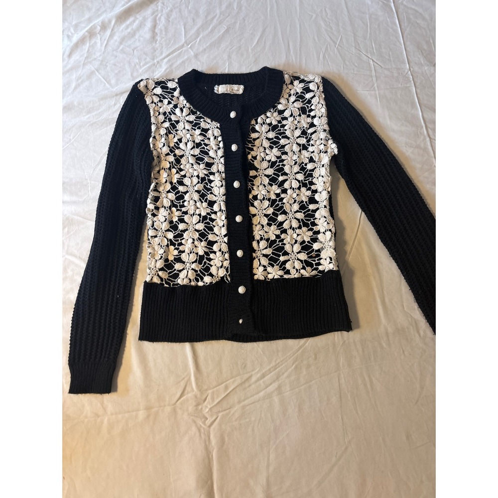 A'reve Cardigan Sweater‎ Womens L Black White Floral Lace Button Front